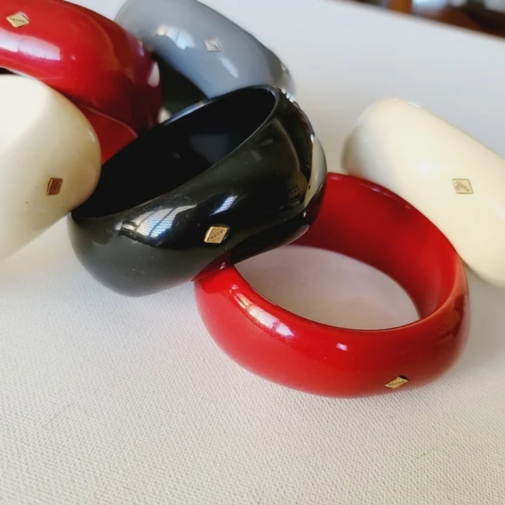 PILGRIM Danish Design Wavy, Lucite, Elegant, Classy, Timeless, Vintage B… - Picture 7 of 8